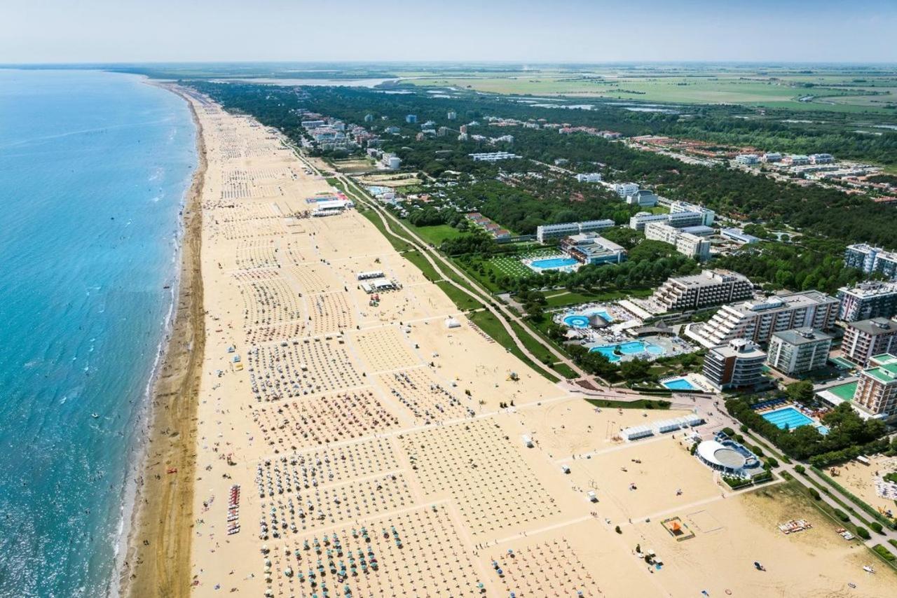 Residenza Al Parco Aparthotel Bibione Exterior photo